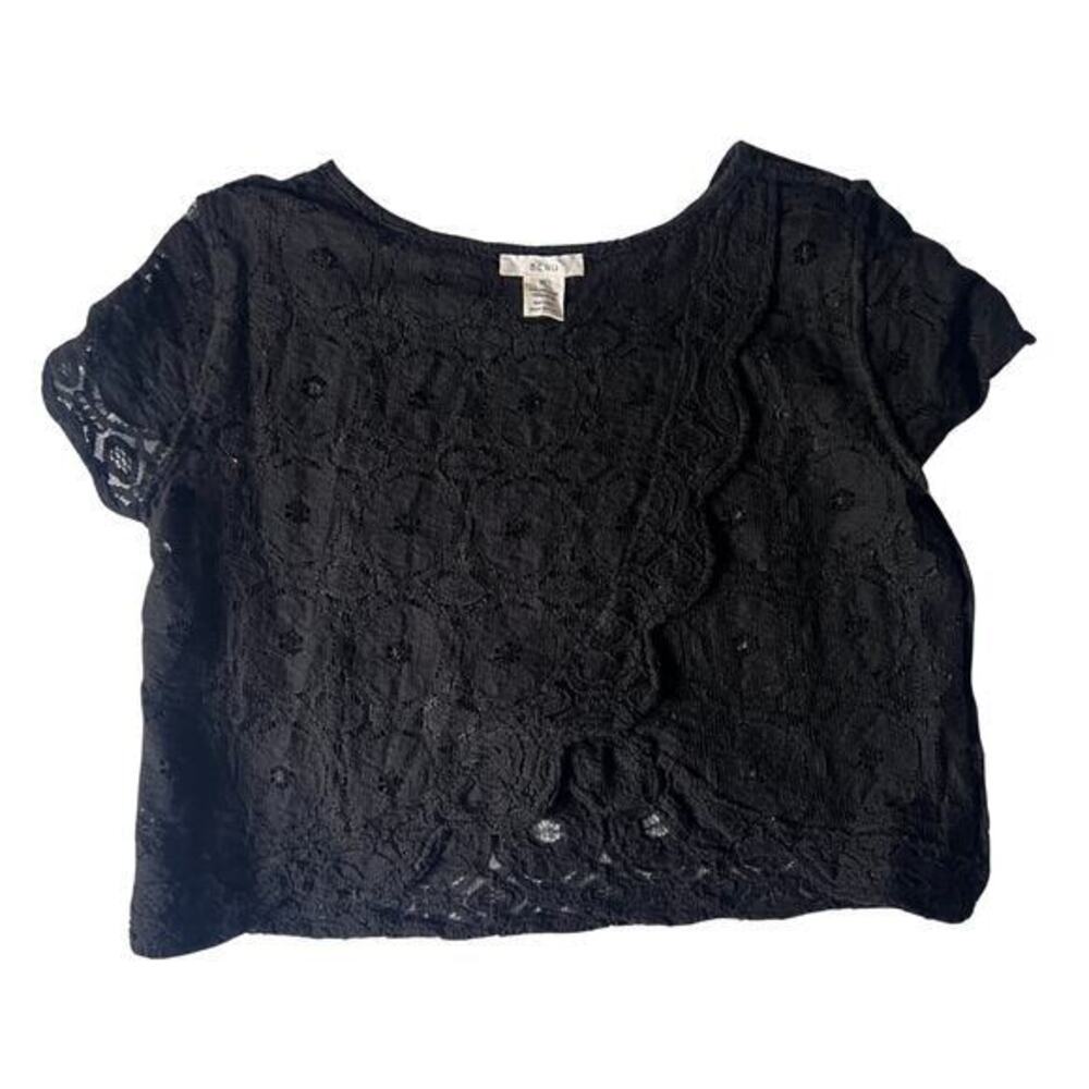 BCNU Short Sleeve Black Lace Top with Layered Detail on Back Side - M